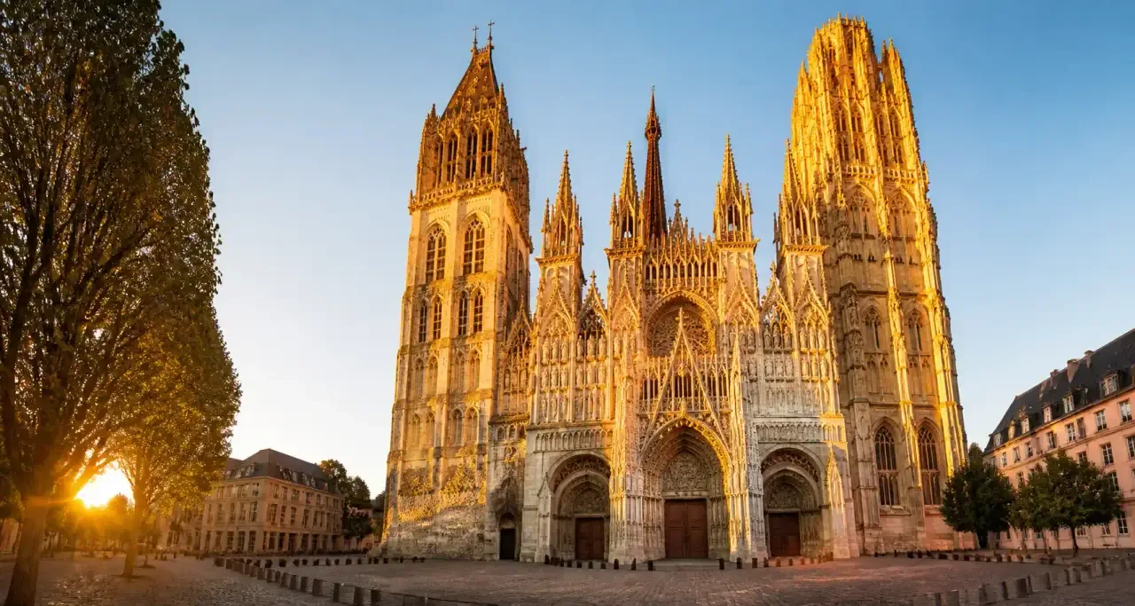 Cathédrale Notre-Dame de Rouen au lever du soleil