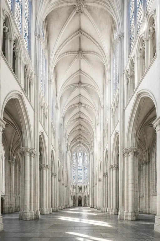 Abbatiale Saint Ouen à Rouen intérieur gothique et lumière des vitraux